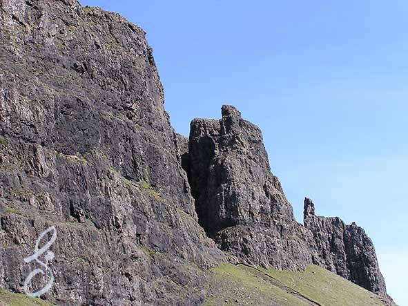 20050514-030-Uig-Quiraing-Walk-1486-logo