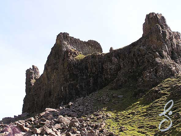 20050514-030-Uig-Quiraing-Walk-1488-logo