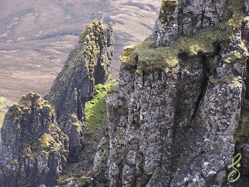 20050514-030-Uig-Quiraing-Walk-1519-logo