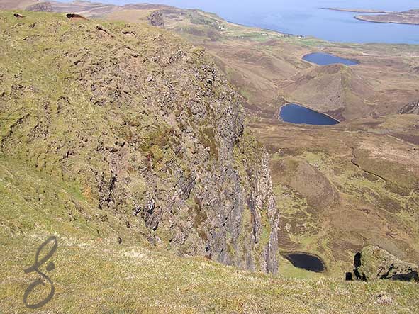 20050514-030-Uig-Quiraing-Walk-1521-logo