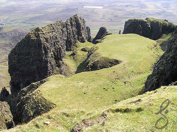 20050514-030-Uig-Quiraing-Walk-1524-logo