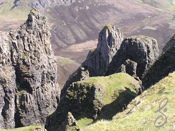 20050514-030-Uig-Quiraing-Walk-1536-logo